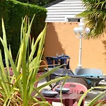 Camping Mobil-home Confortable Avec Terrasse A - Api-1-52-1117