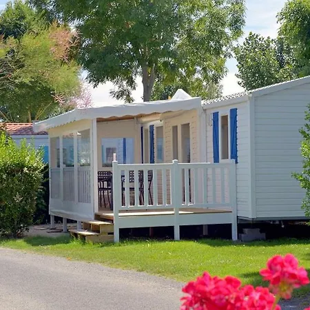 Mobil-home Confortable Avec Terrasse A Saint-jean-de-monts - Api-1-52-1117 营地
