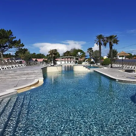 Mobil-home Confortable Avec Terrasse A Saint-jean-de-monts - Api-1-52-1117 营地 *