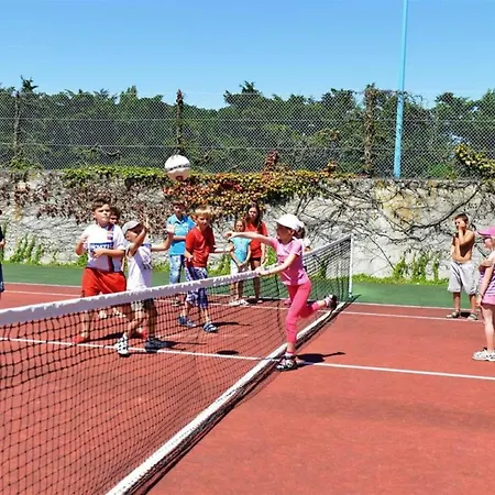 Mobil-home Confortable Avec Terrasse A - Api-1-52-1117 * Saint-Jean-de-Monts