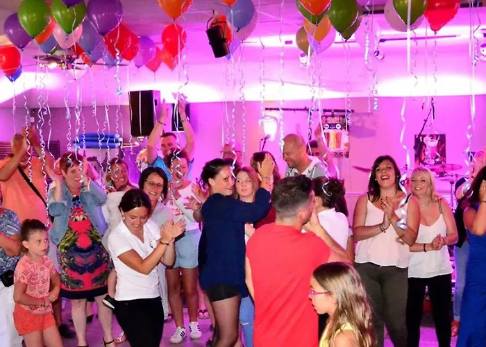 Mobil-home Confortable Avec Terrasse à Saint-jean-de-monts - Api-1-52-1117 Parque de Campismo *